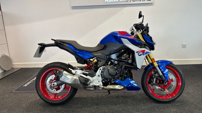 BMW F900 R